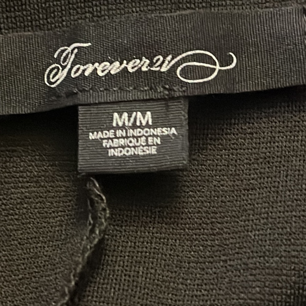 FOREVER 21 vintage knee-length black skirt. Size M - Picture 4 of 8